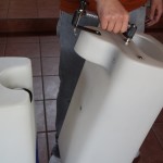 The vacuum tank lifts off the machine to enable the dirty solution to be emptyied.