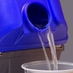Top mounted vacuum tank: Ensures that operators empty dirty water before refilling solution tank, reducing stoppages for bucket work during cleaning. Ensures correct volume of water used per cycle.